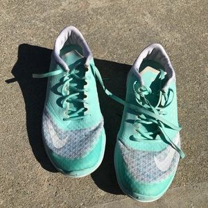 Mint Nike Running Shoes